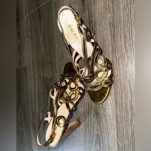 PRADA REAL LEATHER SANDAL SHOES. SIZE 38 GENTLY USED OCCASION - Picture 7 of 9